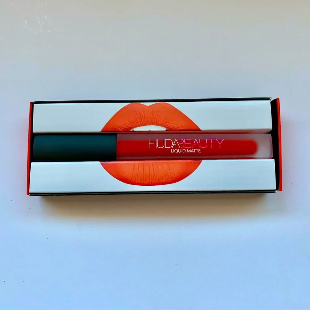 Limited Edition Huda Beauty “Alluring” matte lipstick 💄!! - Picture 2 of 7